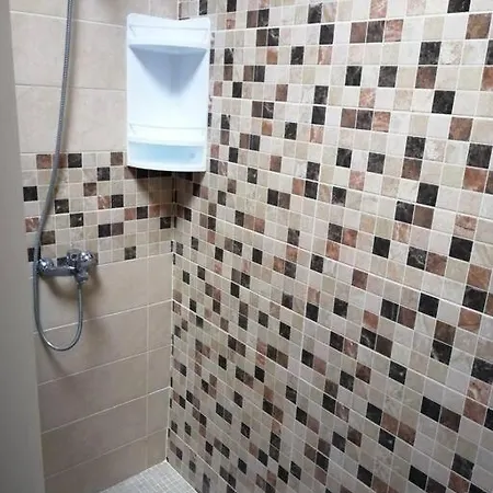 Apartament Individual Privada, Piso De 3 Con Areas Compartidas *