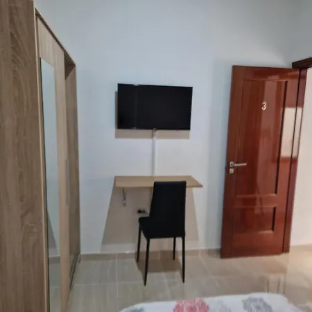 Apartament Individual Privada, Piso De 3 Con Areas Compartidas *