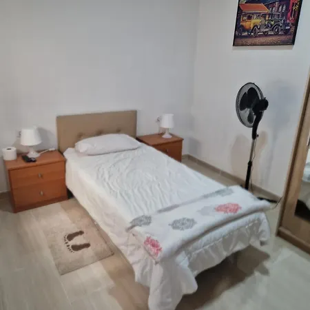 Individual Privada, Piso De 3 Con Areas Compartidas