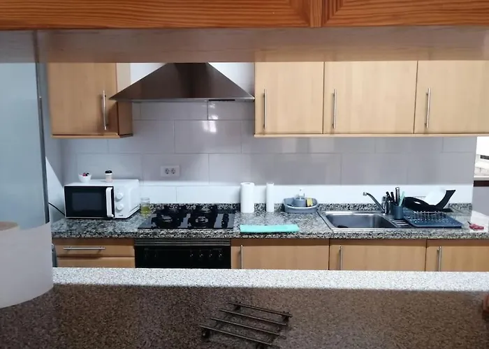 Individual Privada, Piso De 3 Con Areas Compartidas